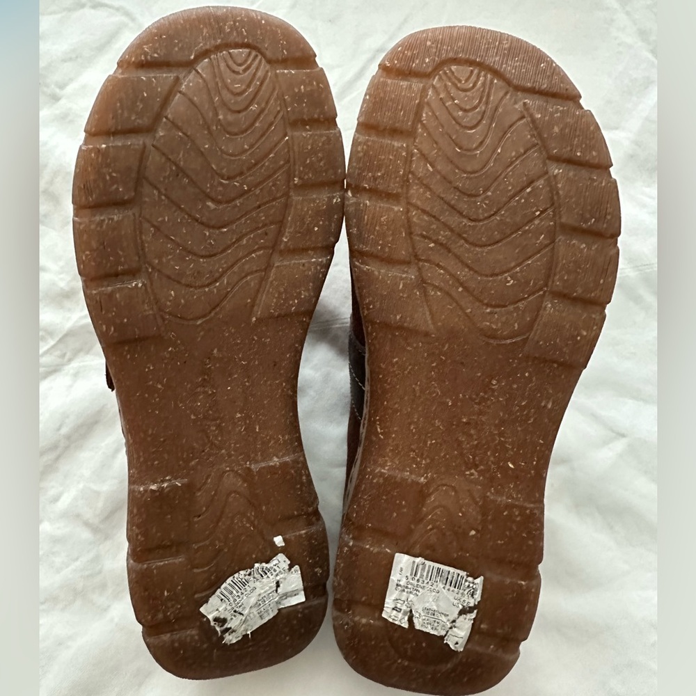 Clarks Women’s Brown Leather Slip-On Clog
Size 7.5 W New with Box Never Worn - Picture 2 of 5